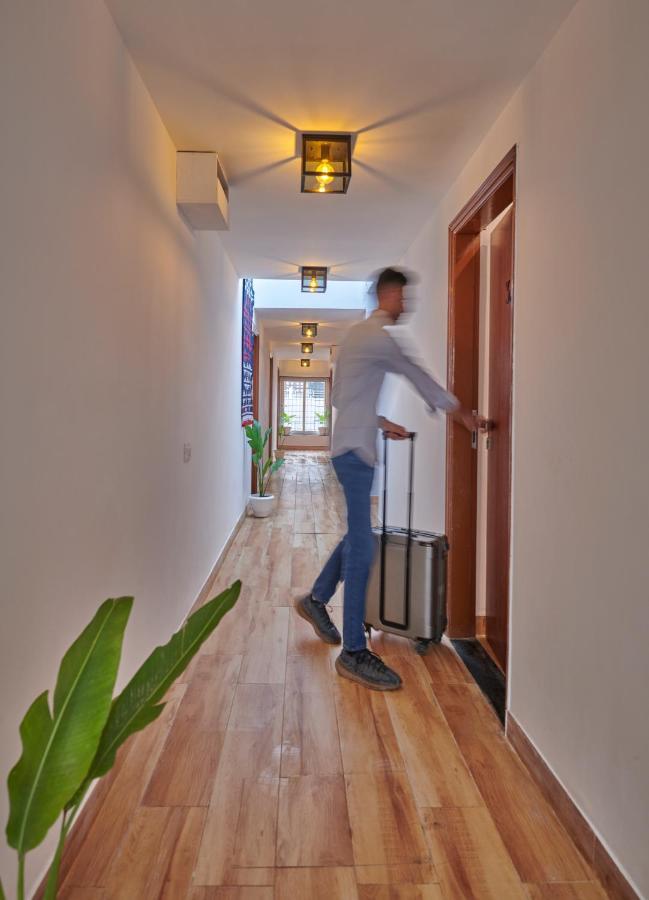 Poshtel Vns Apartment พาราณสี ภายนอก รูปภาพ